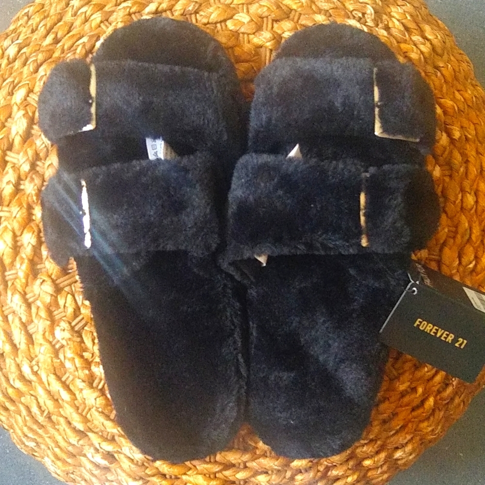 NWT Forever 21 slippers